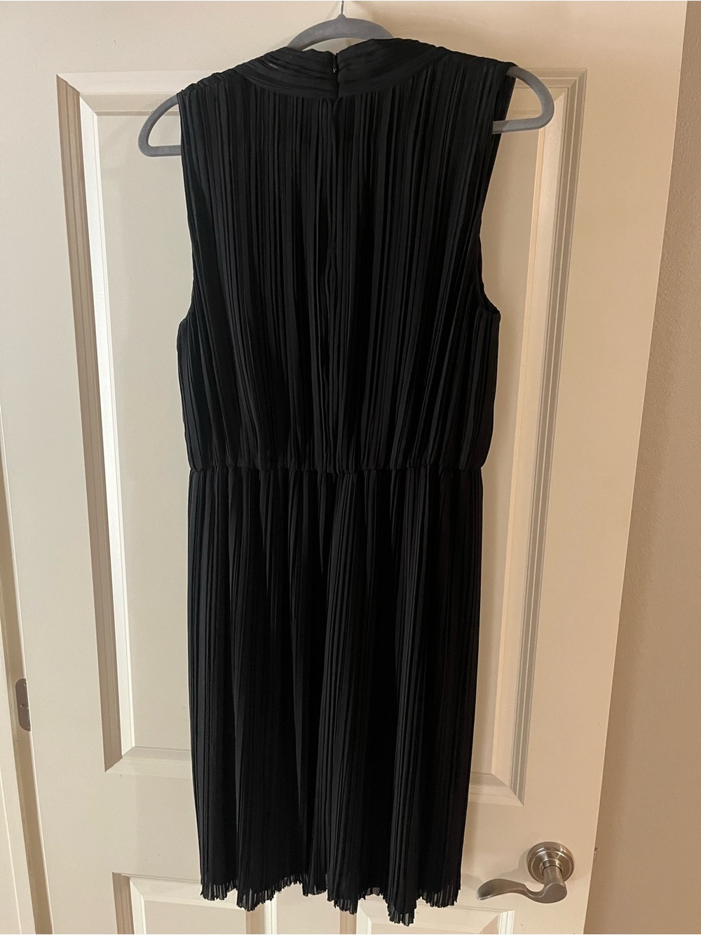 St. John Black Sleeveless Pleated Midi Dress